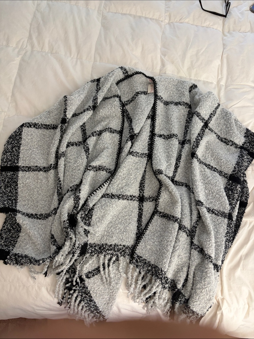 Cozy Black & White Windowpane Throw Blanket - Unbranded
